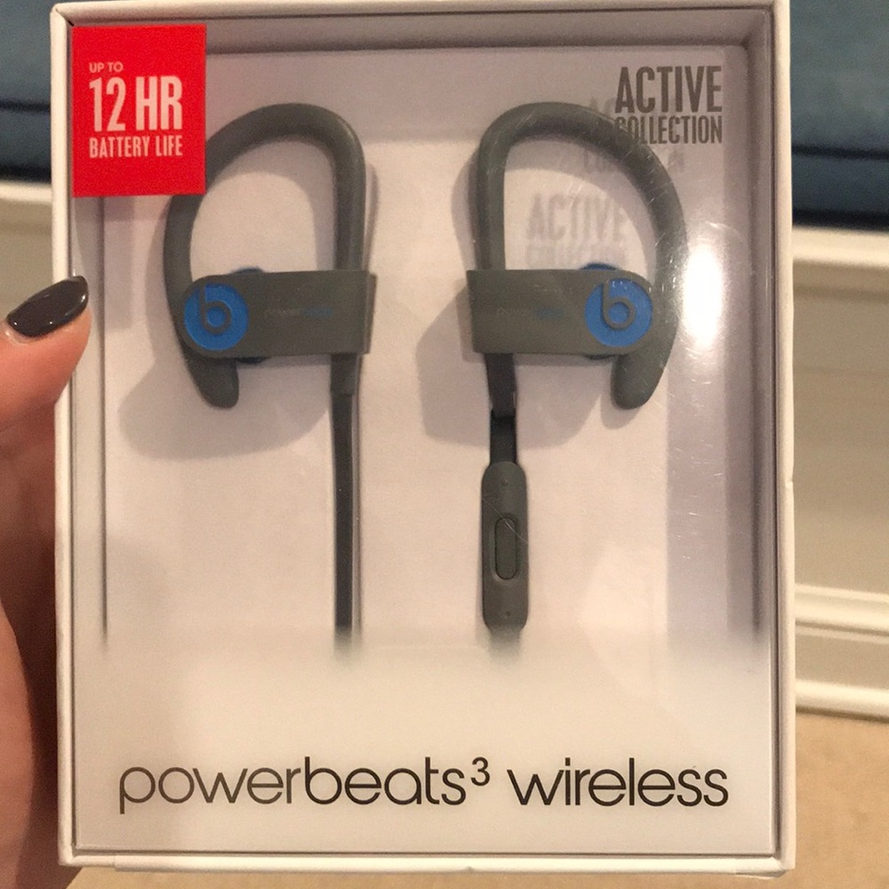 POWERBEATS3 (NEVER OPENED)
